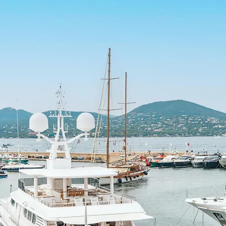 Le Quai, Vue Sur Le Port De Saint-Tropez