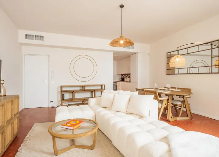 Le Quai, Vue Sur Le Port De * Saint-Tropez