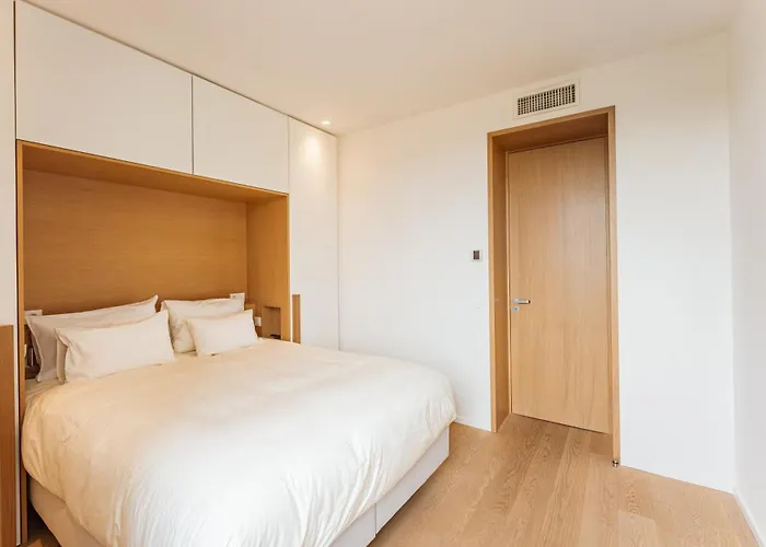 Le Quai, Vue Sur Le Port De