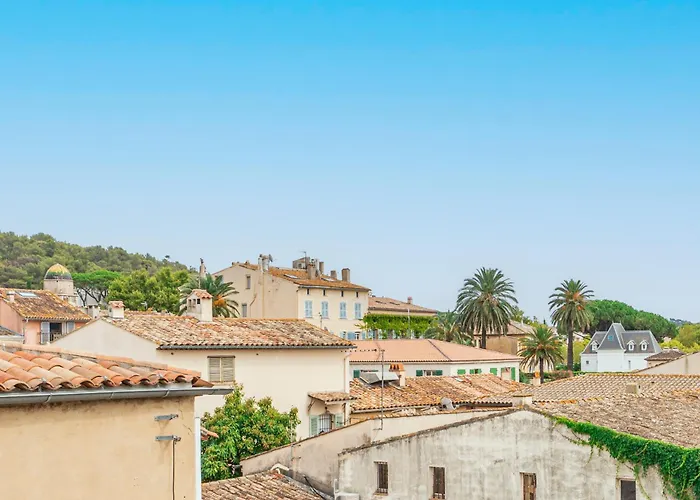 Le Quai, Vue Sur Le Port De * Saint Tropez